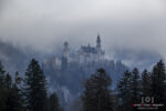 Schloss Neuschwanstein im Nebel